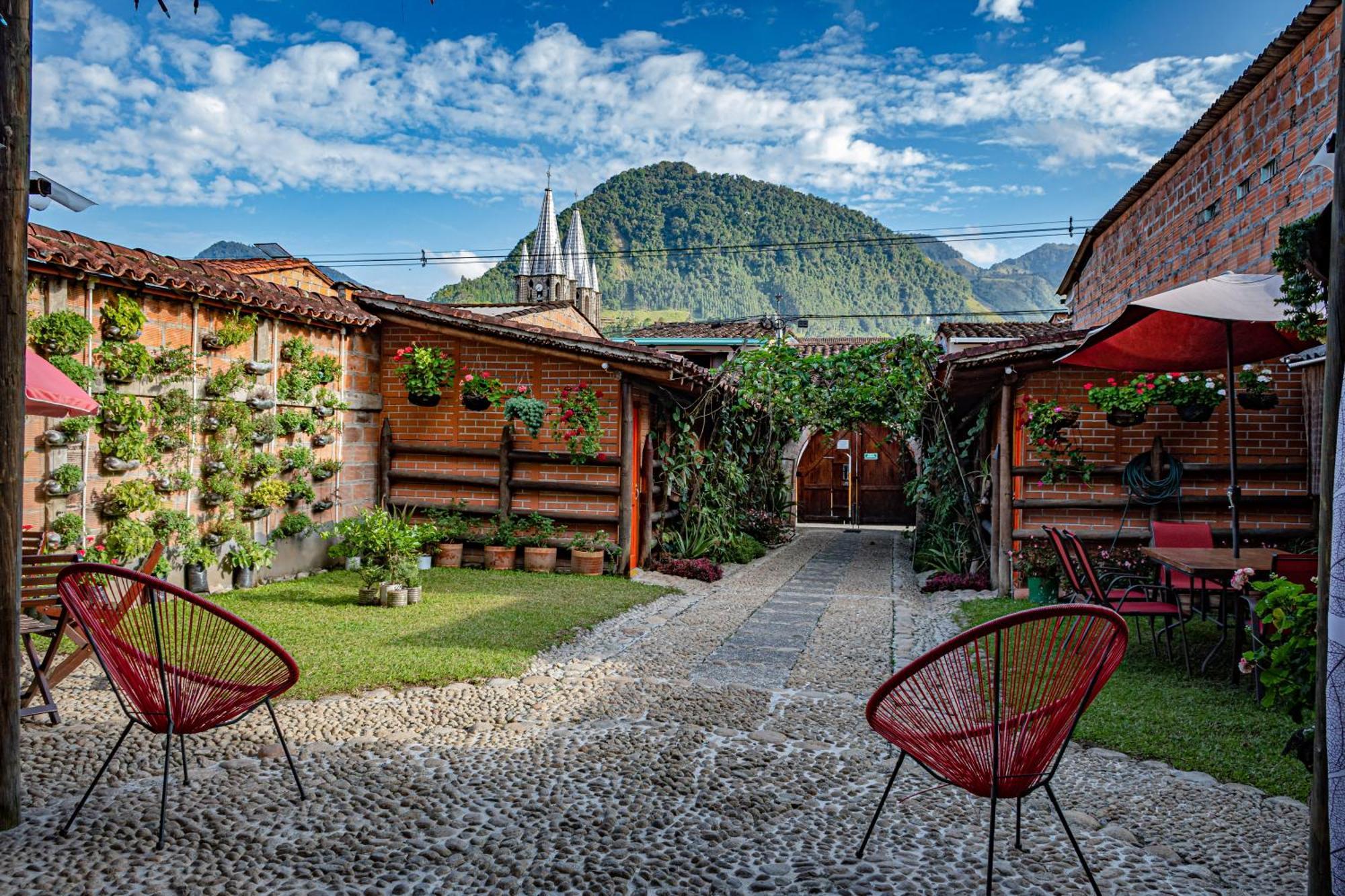 Hotel Kantarrana Urbana Jardín Kültér fotó