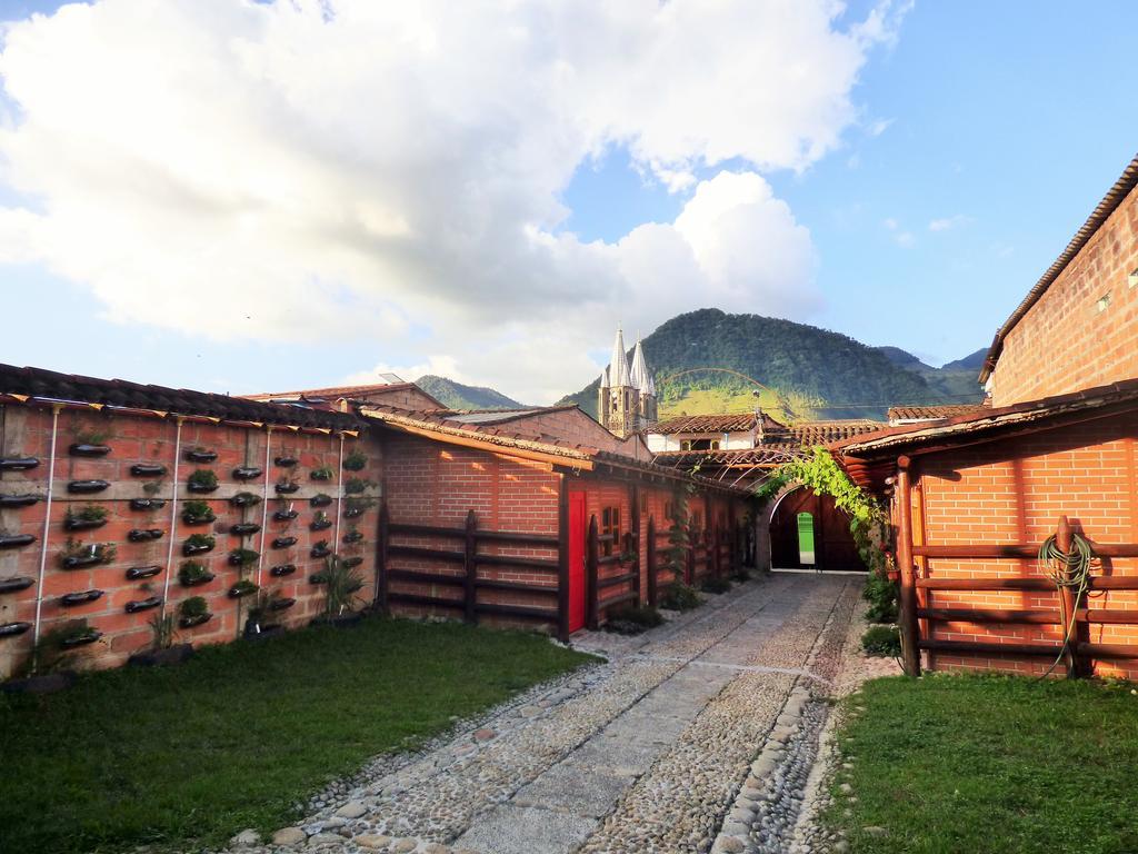 Hotel Kantarrana Urbana Jardín Szoba fotó