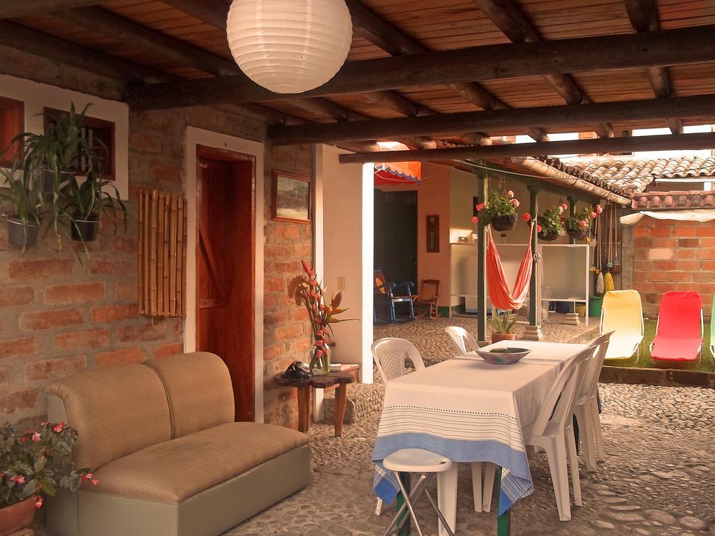 Hotel Kantarrana Urbana Jardín Szoba fotó